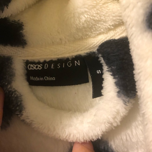 Super soft fleece mini robe with hood - Picture 5 of 6